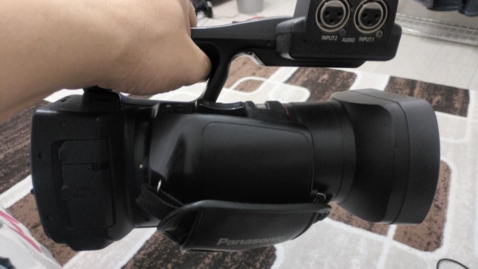 Видеокамера Panasonic AG-AC90