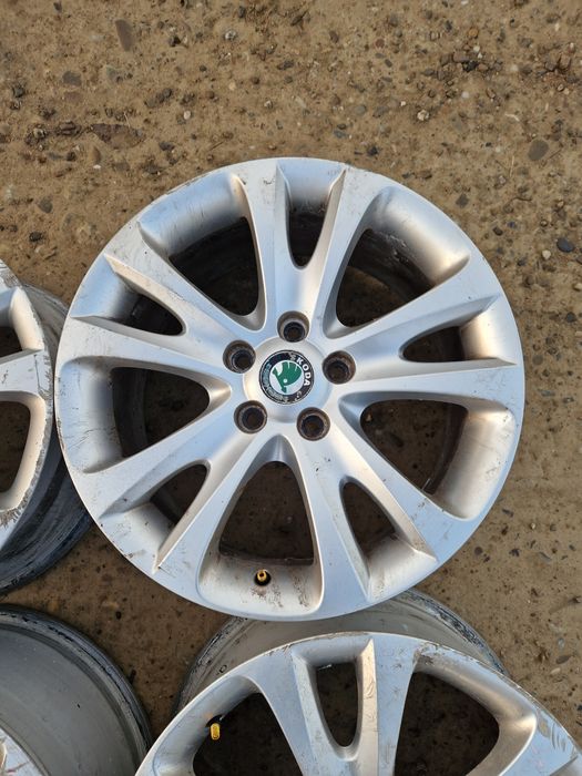 Jante Skoda Superb R17