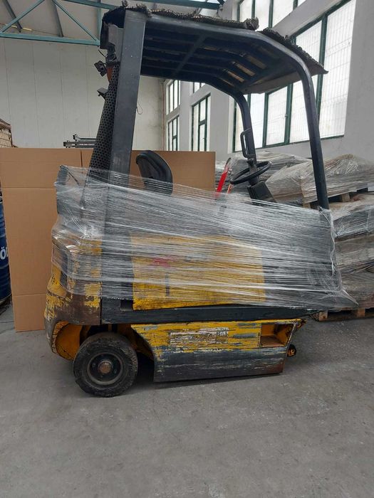 Stivuitor pe gaz marca OM CARRELLI de 1,5T din 2007 pentru piese