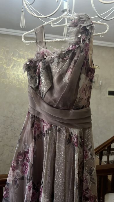 Вечернее платье ………….