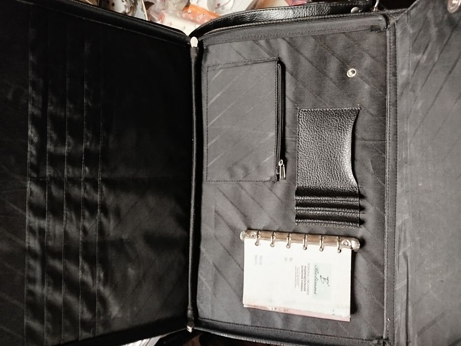 Продается дипломат.