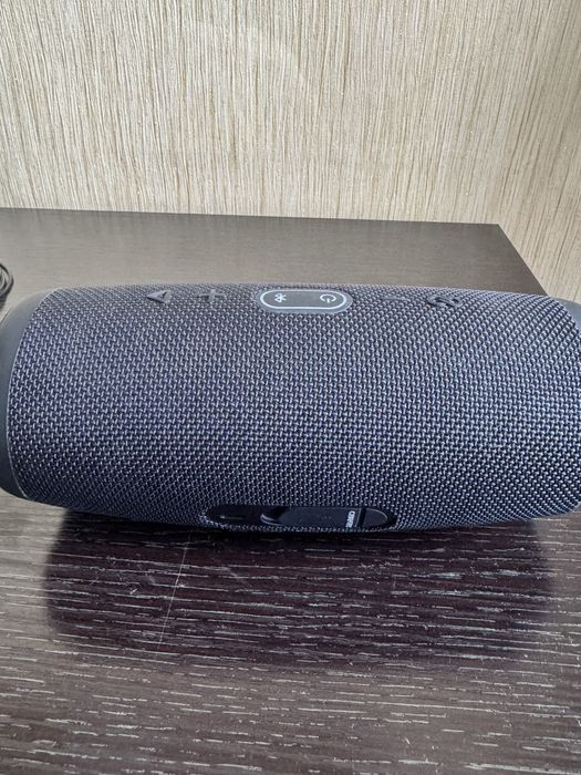 Продам колонку JBL charge 5
