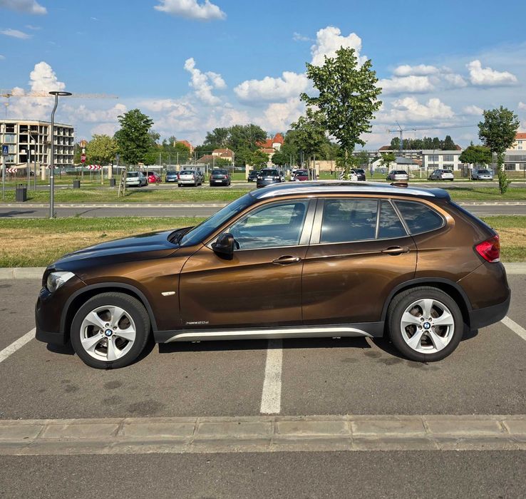 BMW X1 xDrive20d X-Line – 177 CP – Automat – Bi-Xenon - Navigație mare