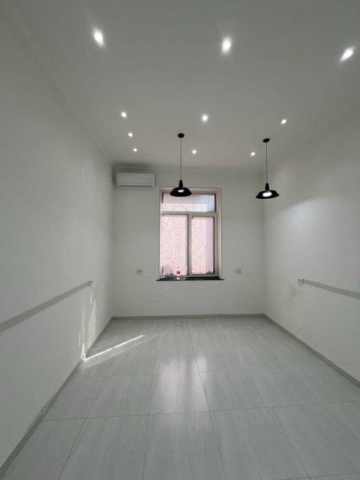 Офис на 1-этаже в Новостройки, 56 кв.м на Е-квартале, потолок 4 метра