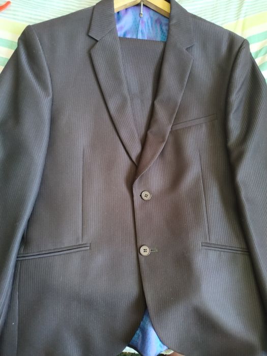 Продам костюм 176/100/88