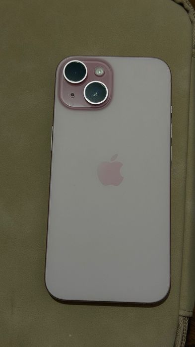 iPhone 15 128 gb PINK