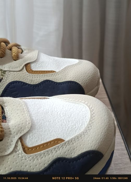 Продам кроссовки хорошие