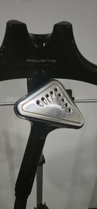 Statie de calcat vertical cu aburi Rowenta