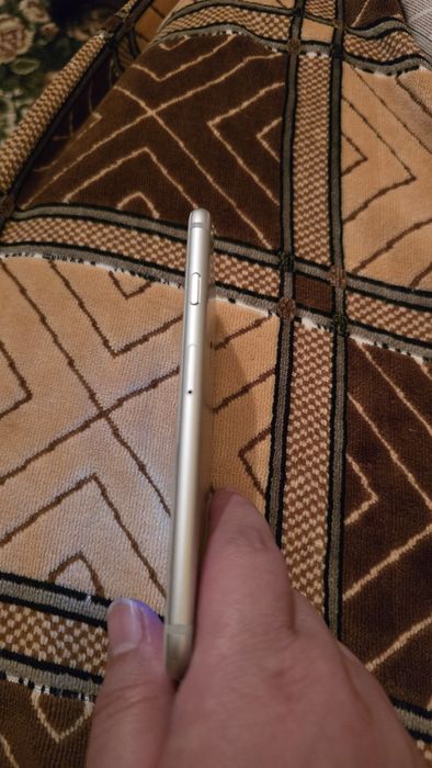 Айфон 6 s серый в отличном состоянии.