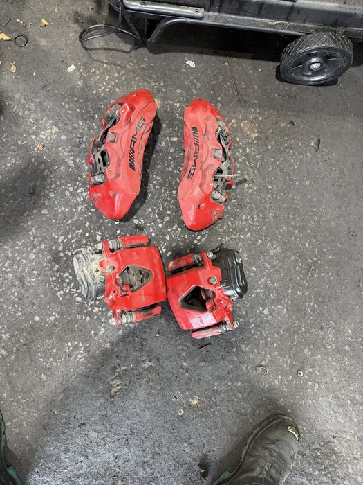 Спирачни апарати и дискове за s63 amg