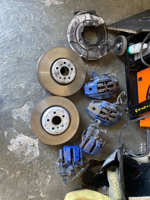 Bmw G30 М апарати и дискове