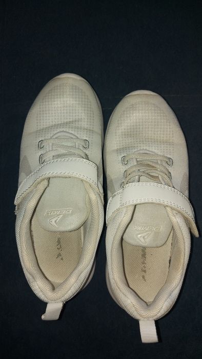 Кроссовки  продам в отличном состоянии