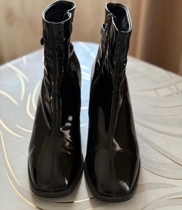 Продам полуботинки женские