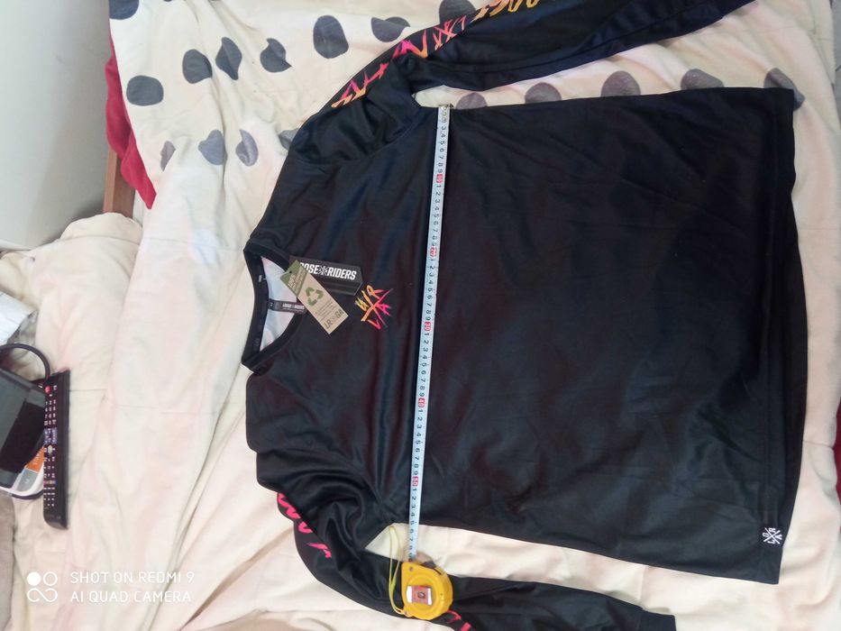 чисто нови тениски