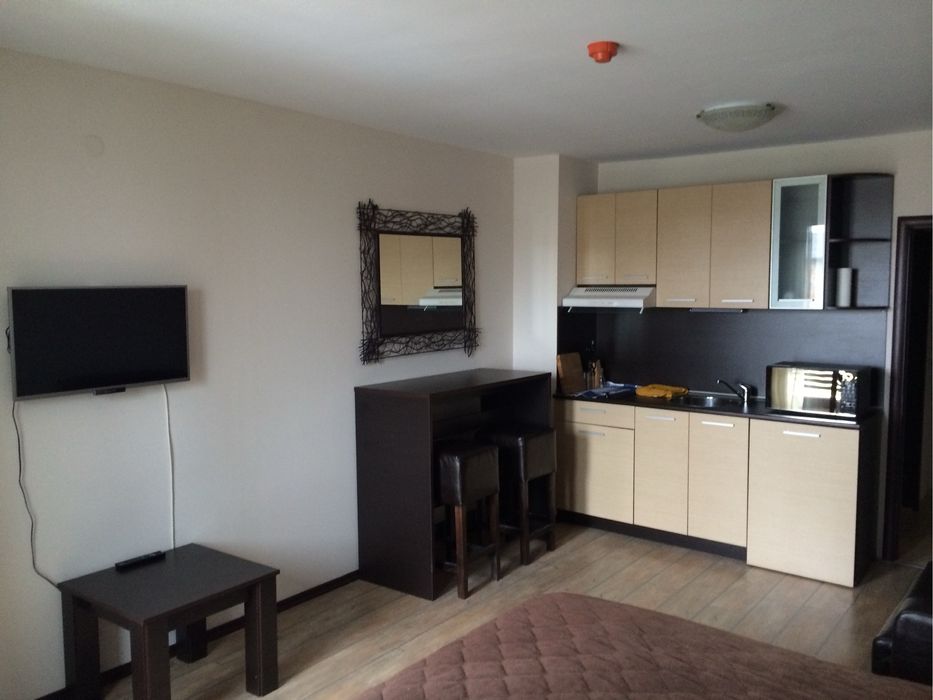 Давам под наем обзаведено студио к-с " Алпин Лодж "