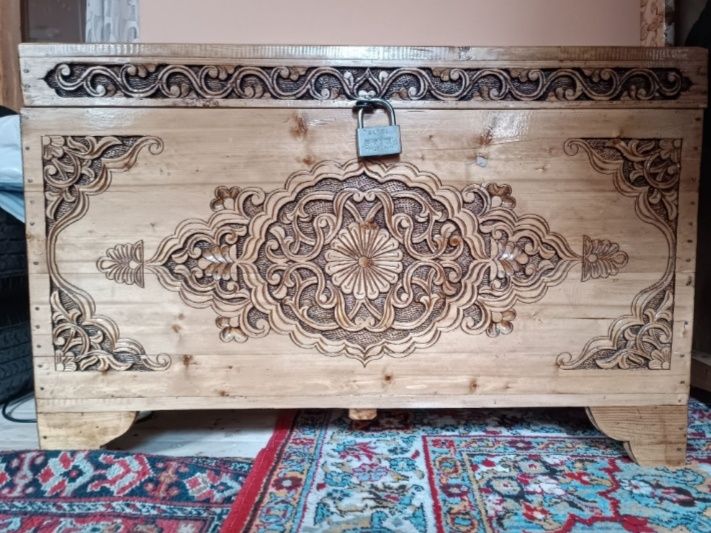 To'ylar uchun maxsus yasalgan sifatli sandiqlar sotiladi