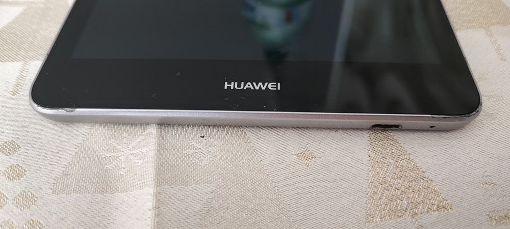 Продавам таблет HUAWEI Media Pad T3