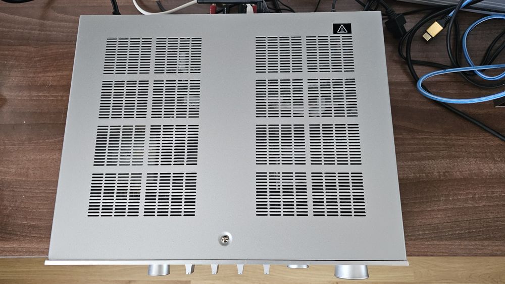 Amplificator integrat Yamaha R-N800A, ca nou in garanție.