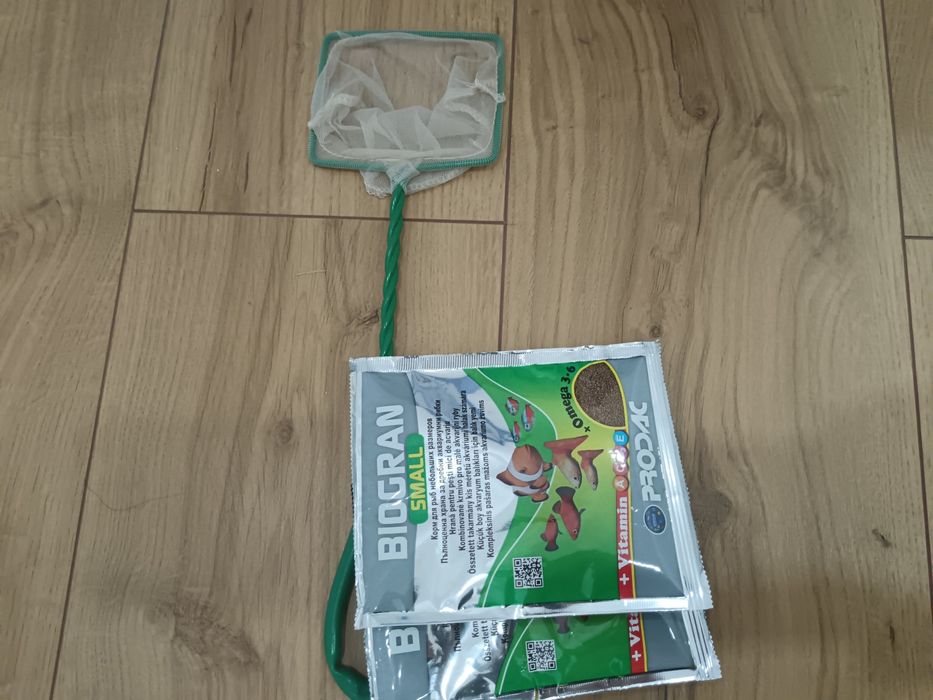 Acvariu cu accesorii incluse-capacitate 6L