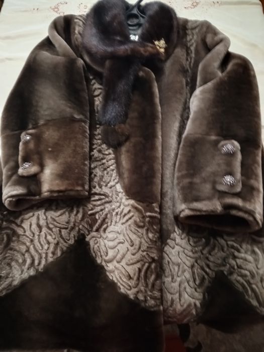 Продам мутоновую шубу