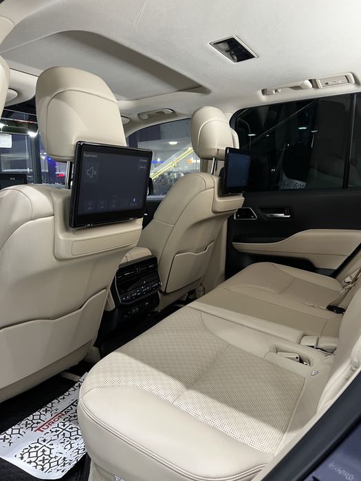 Toyota LC300 в Ташкенте