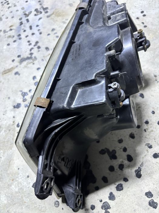 Левая фара Спец вагон