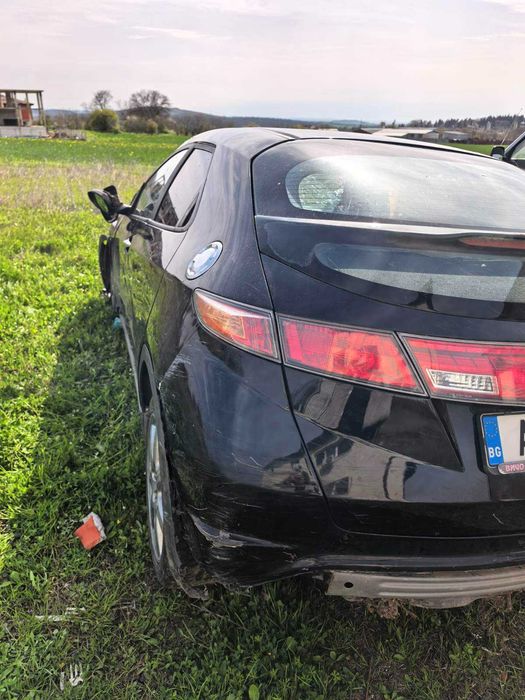 Хонда Сивик 8 генерация (Honda Civic 8 generation) на части 1.8 бензин с газово
