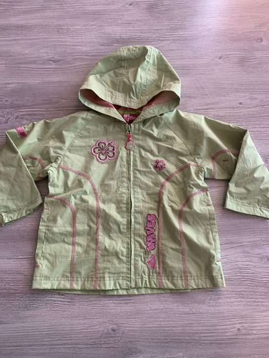 Geacă nouă pentru fetițe!