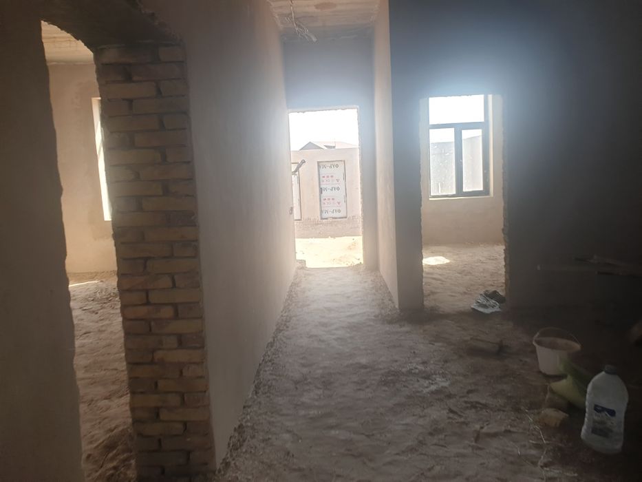 Хива ш.Космада Селикат завод ёни Жасмин маркет 200 м2 уй сотилади