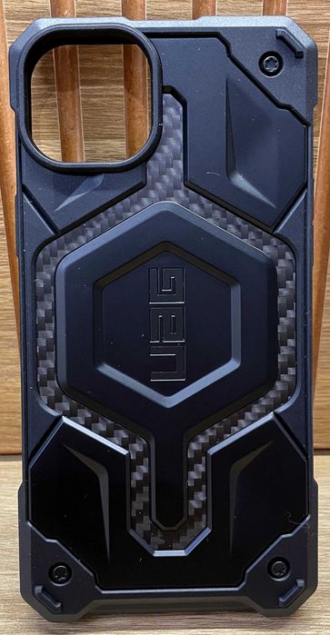 Защитный чехол MagSafe UAG iPhone 14 Plus (карбон)