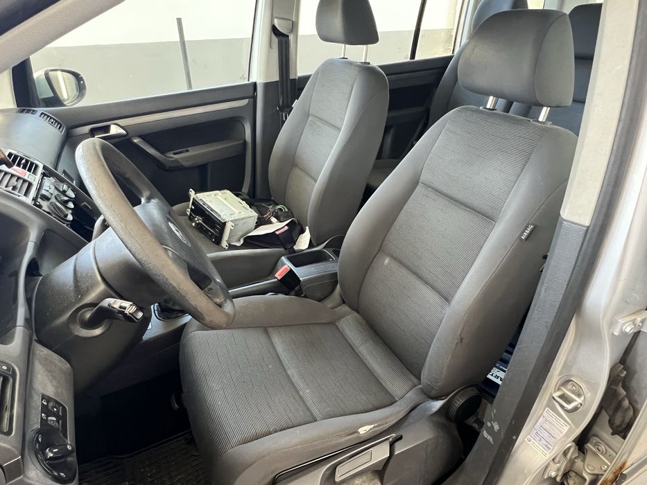 VW Touran 2010г 1.9TDi BLS 6ск