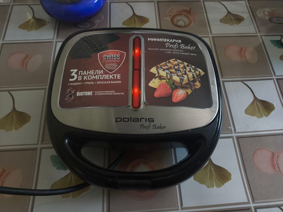 Вафельница-мультипекарня 3 в 1 Polaris Profi Baker