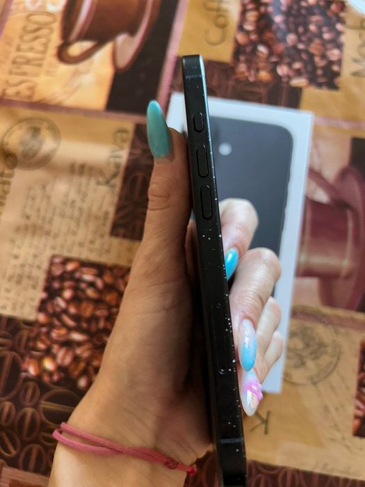 iPhone 16 - с кутия и оригинално зарядно