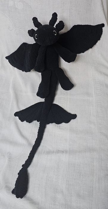 Qo‘lda to‘qilgan ajdarho o‘yinchoq