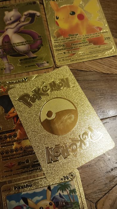 Золотистые карточки Pokemon