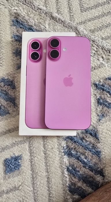 Продам айфон 16 128