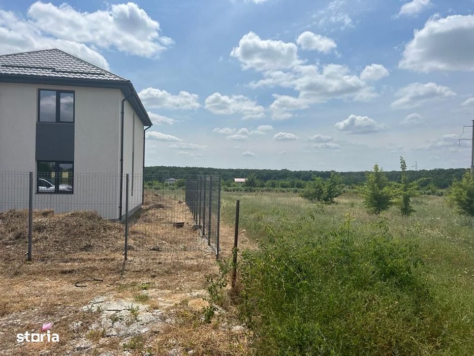 Vand Teren intravilan Branesti Str Violetelor 1036mp direct proprietar