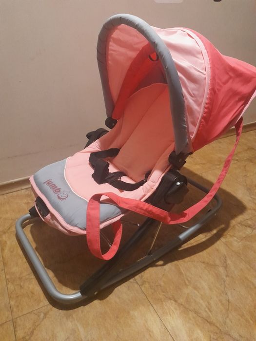 Шезлонг за бебе с функции за музика и вибрации