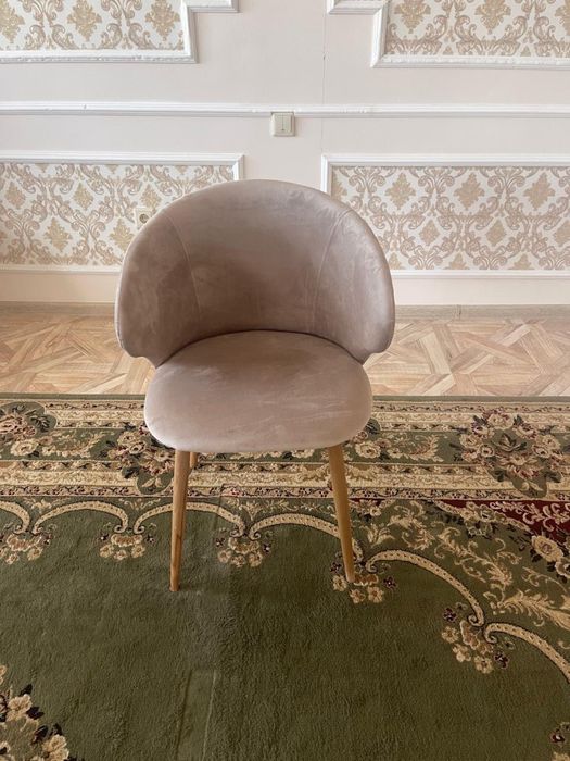 Стильные мягкие стулья в идеальном состоянии 20шт