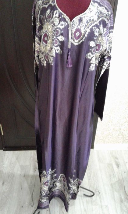 Платье женское продаётся