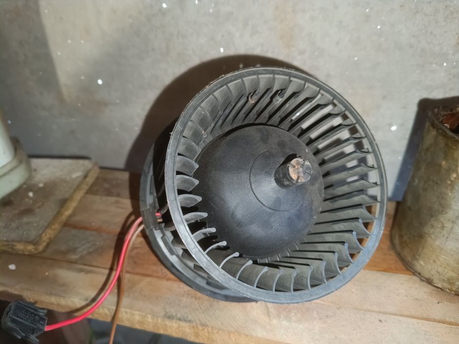 Моторчик печки Фольксваген Гольф 3