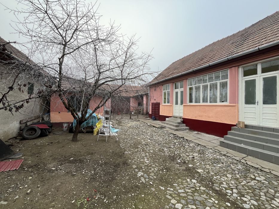 Vand casa in localitatea Ighiu 100mp