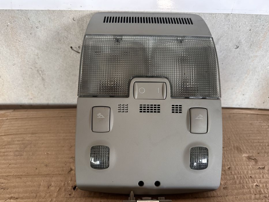 Плафон от ауди а4 б6 б7 / audi a4 b6 b7