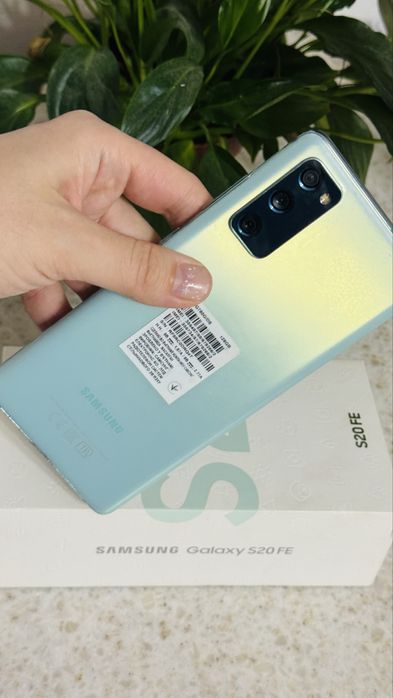 Продам Самсунг s20 fe