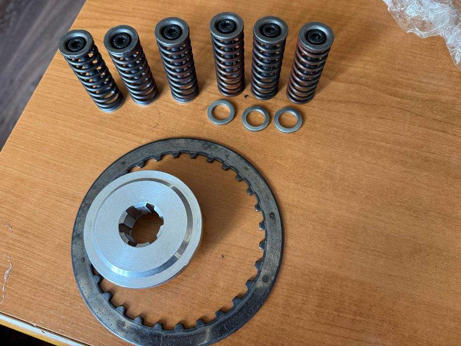 GSXR 1000 K5/6; K7/8 съединител