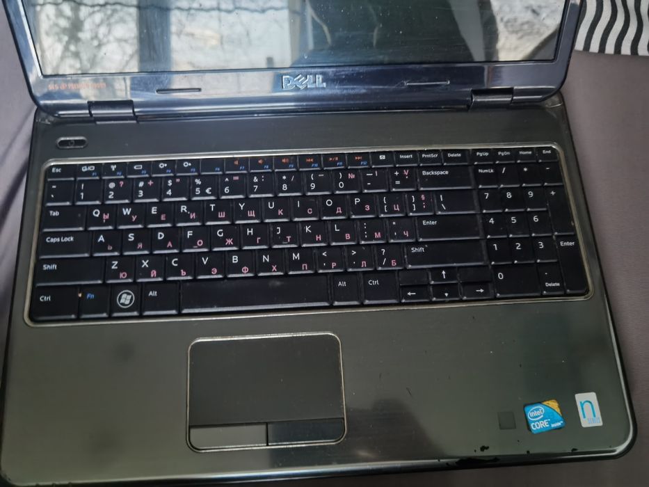 Лаптоп DELL.....