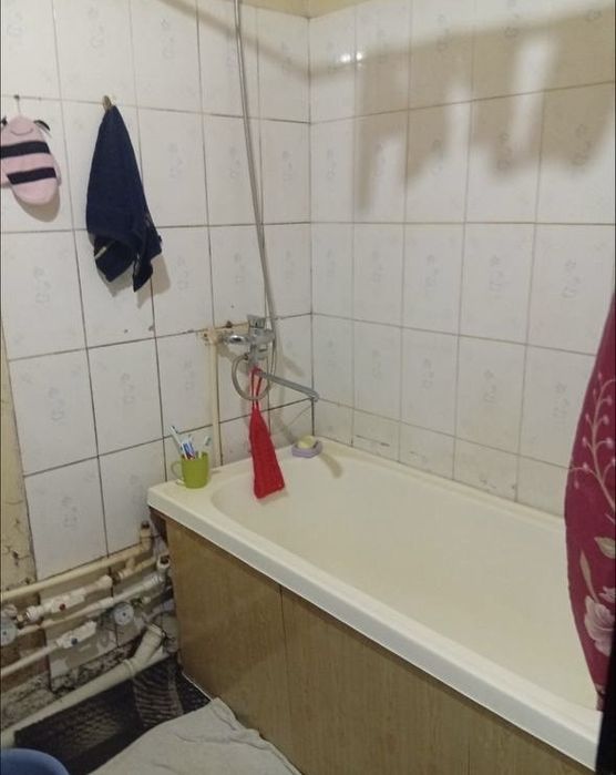 Продаётся 2 ком 10 мкр КАРВОН