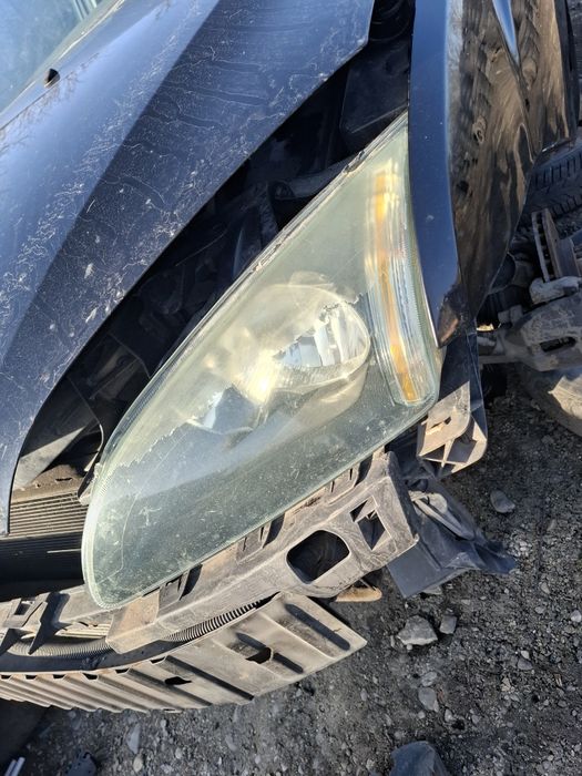 Vand intaritura bara  tragher faruri capota radiatoare ford focus 2 mo