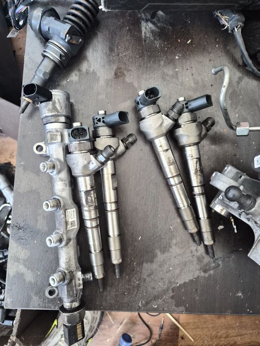 Injectoare 1.6 skoda passat cod 04 L 130277AD