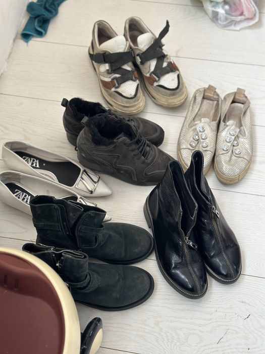6 пар обуви за 5000тг.